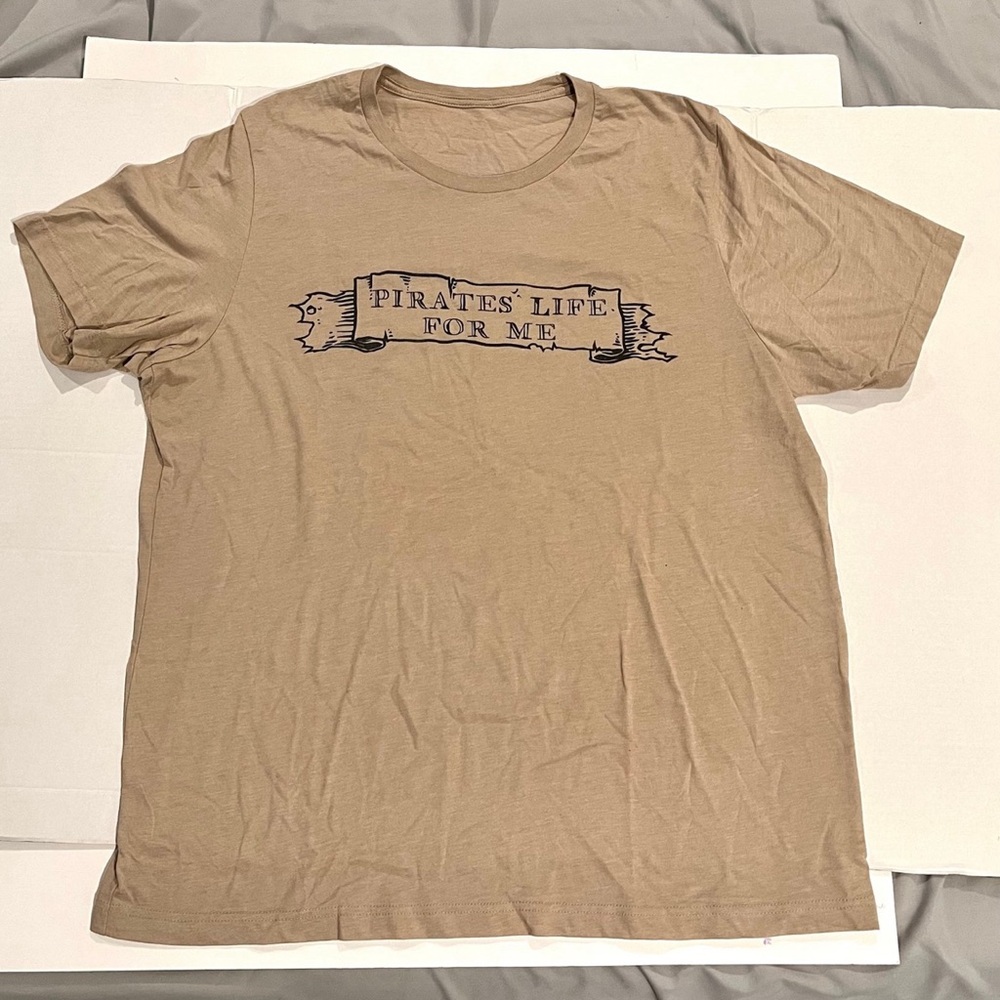 Pre-Owned Pirates Life For Me Khaki T-Shirt Possibly Size L, No Brand or Tags